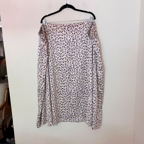 Torrid NWT Womens Plus Size Silky Leopard Print Flowy High Waisted Skirt Size 6X - Picture 2 of 10
